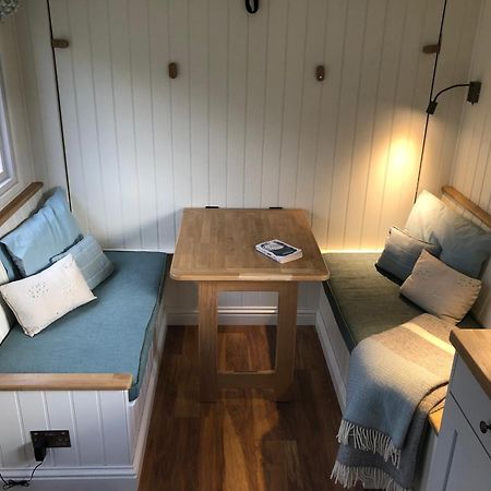Green Valley, Cotswold Stay With Hamper チェルトナム エクステリア 写真