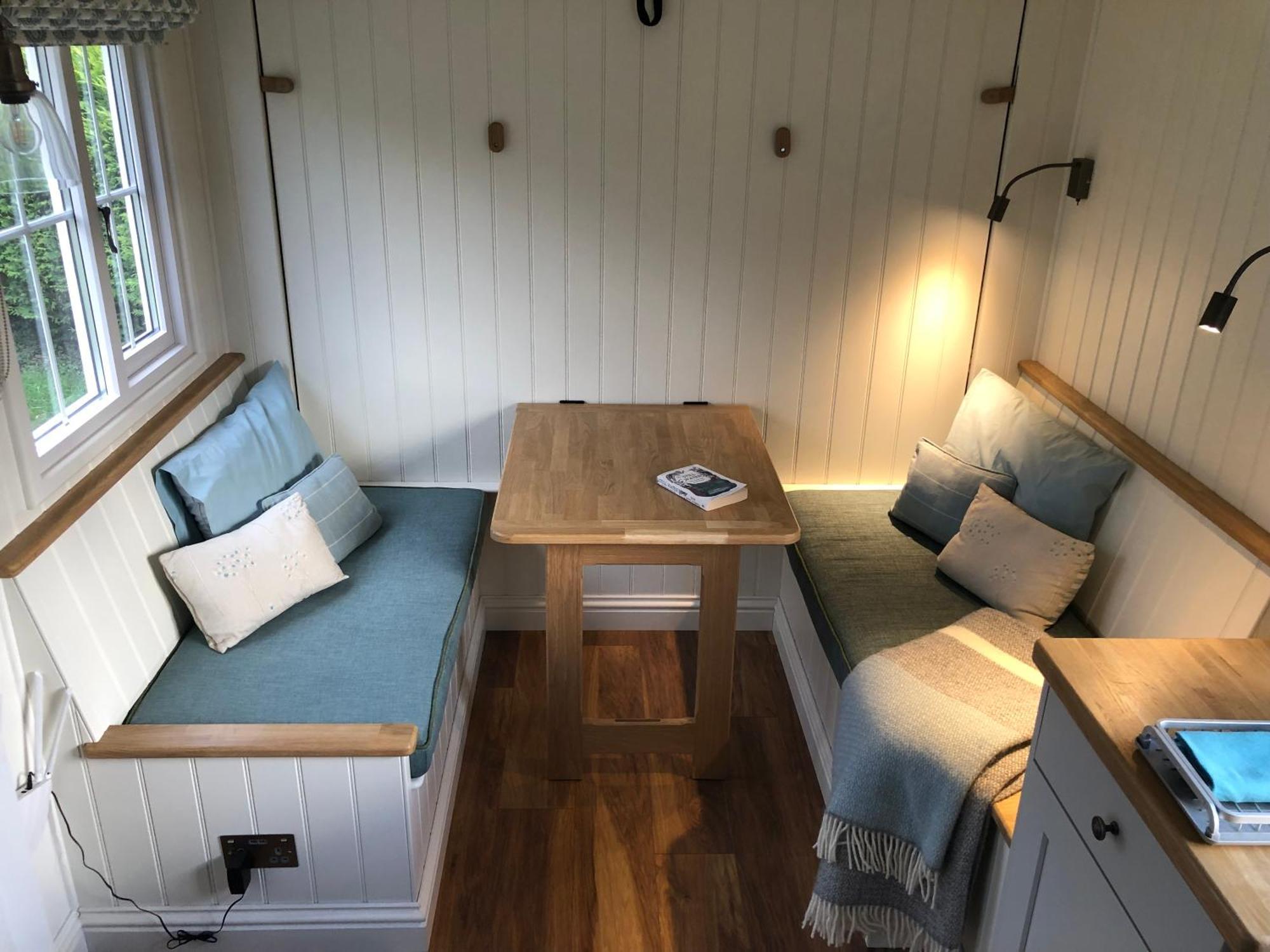 Green Valley, Cotswold Stay With Hamper チェルトナム エクステリア 写真